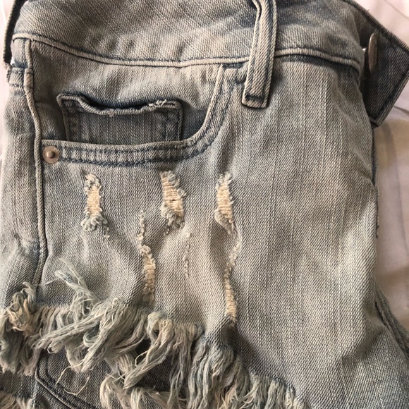 🗣Express low rise denim distressed shorts - Picture 4 of 5